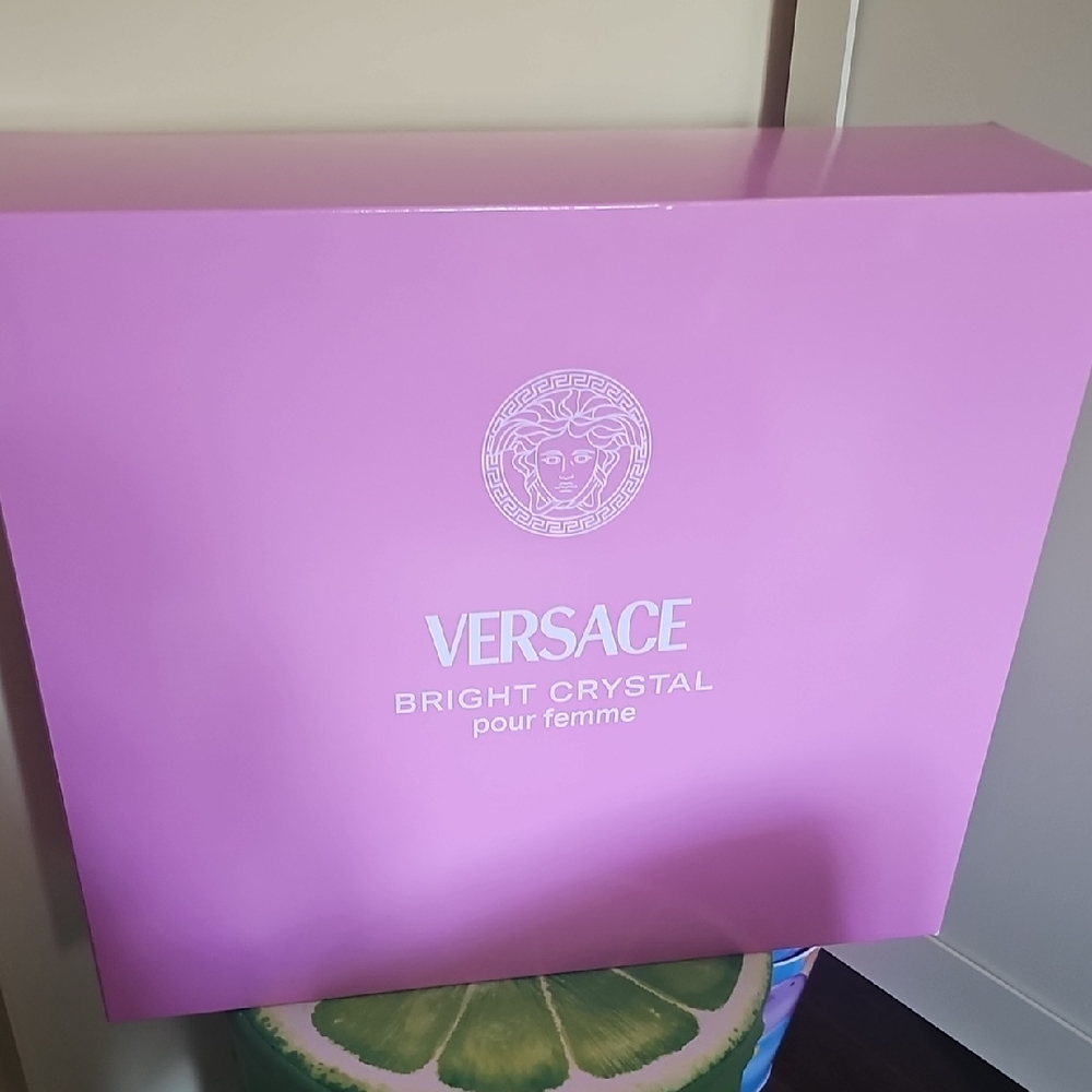 Versace Bright Crystal Pink Box